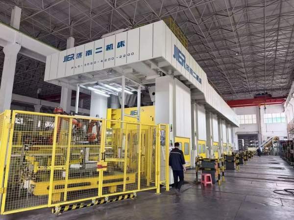 工厂在位出售： 准新 还在生产的  济南二机 PL5-3590.
