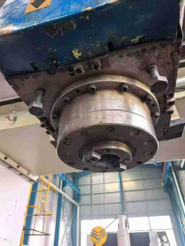 济南二机床XK2425A60数控镗铣床，工作台25006000，门.