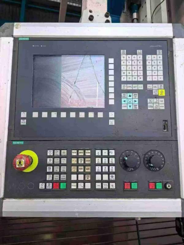 济南二机床XK2425A60数控镗铣床，工作台25006000，门.