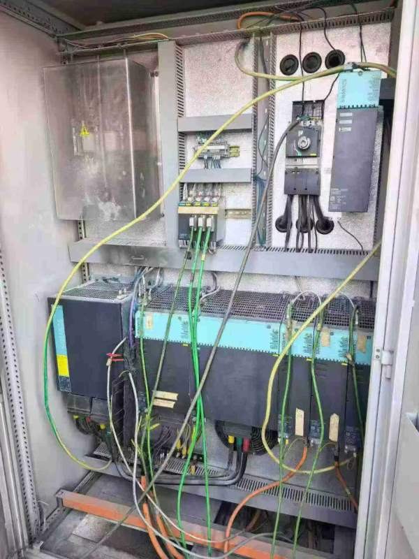 济南二机床XK2425A60数控镗铣床，工作台25006000，门.
