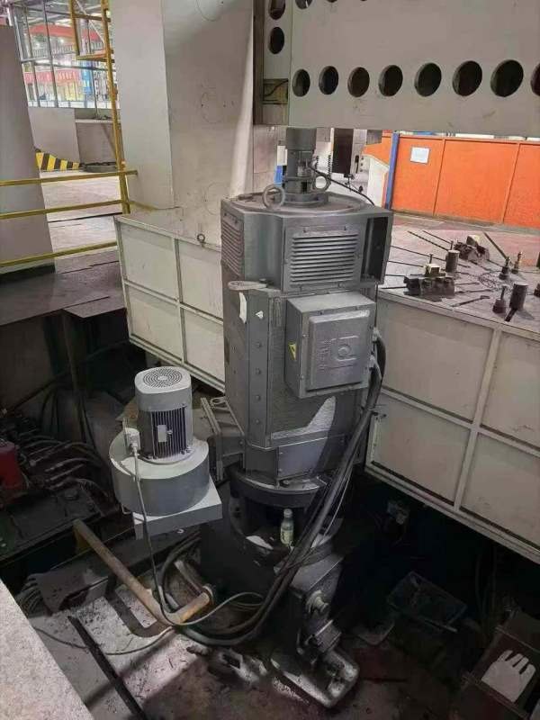 立车，DVT的齐一5m数控立车2021年机器车削直径5m卡盘.