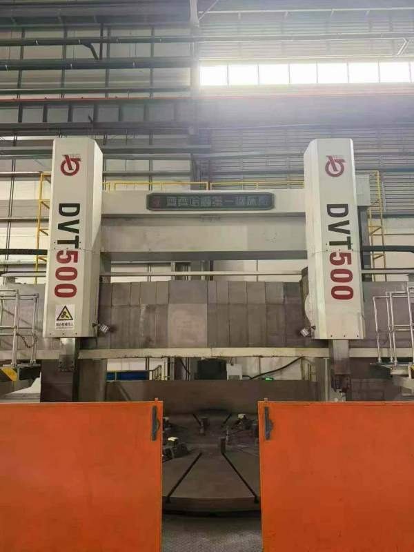 立车，DVT的齐一5m数控立车2021年机器车削直径5m卡盘.