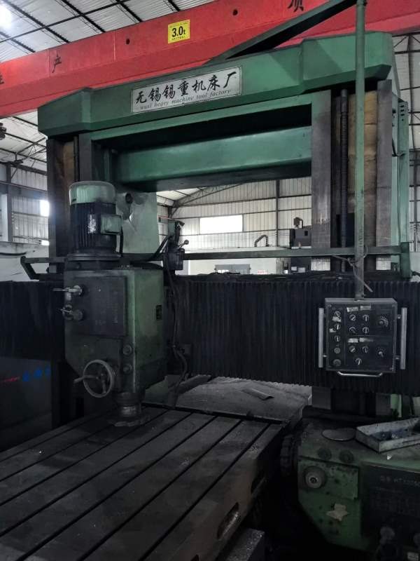 刚定一台无锡锡重，重型3014普通龙门铣，工作台3000x1.