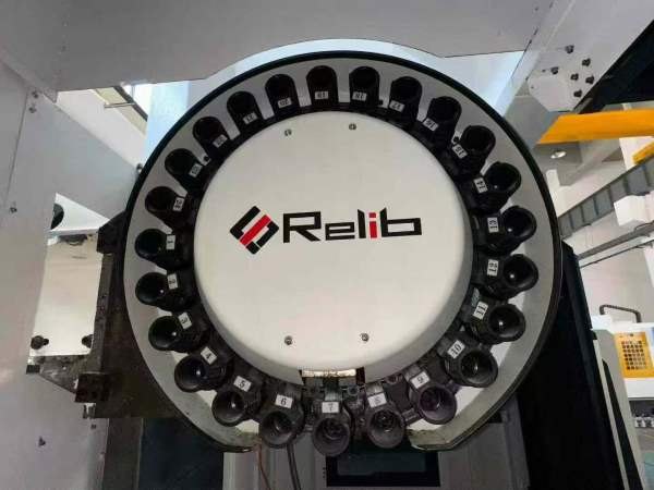 睿昱RY-1160，同款两台系统三菱M80三轴线轨行程110060.