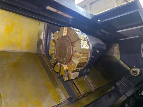 斗山PUMA600数控车床，配32寸液压卡盘，加工长度3米。