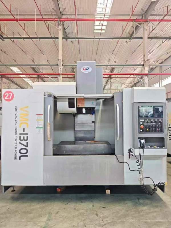 同款三台，虹光伟业1160加工中心三菱M80系统，BT40主.
