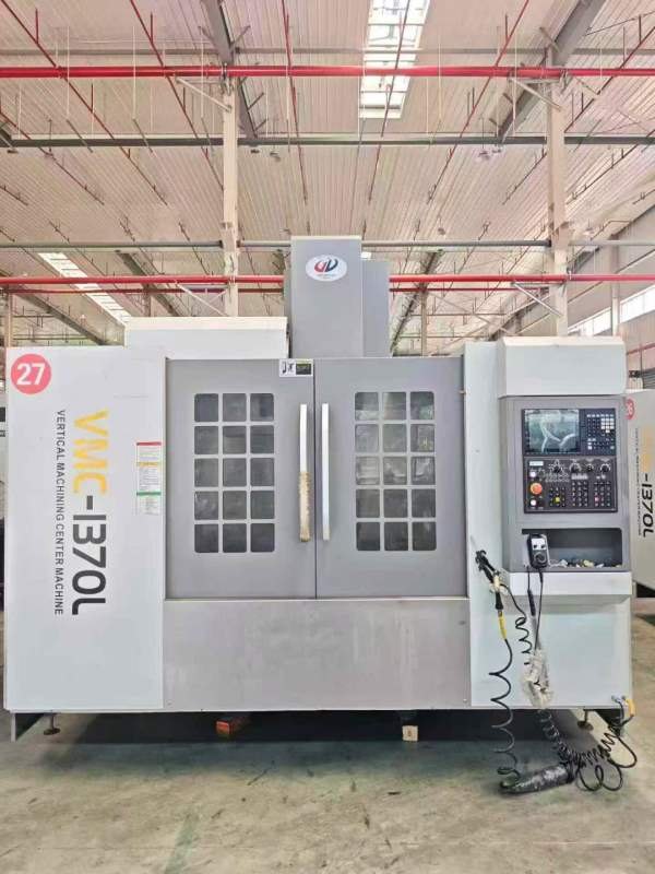 同款三台，虹光伟业1160加工中心三菱M80系统，BT40主.