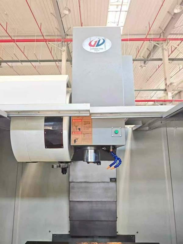 同款三台，虹光伟业1160加工中心三菱M80系统，BT40主.