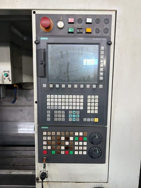 哈挺710  BT40主轴15000转，西门子828系统。