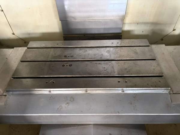 哈挺710  BT40主轴15000转，西门子828系统。