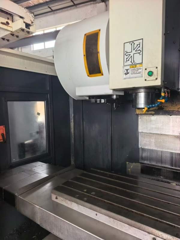云南中台数控VMC-850L加工中心两线一硬轨道行程800-50.
