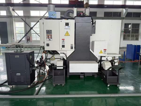 丽驰1400加工中心一台（全新机）中心出水四轴丽驰400.