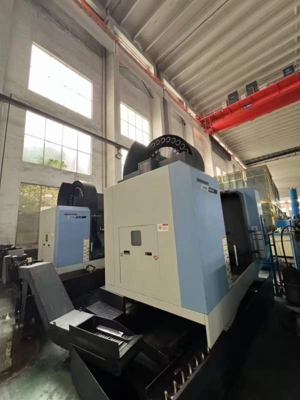 韩国斗山DNM655/50 ，2台三线滚柱，主轴BT50，转速800.