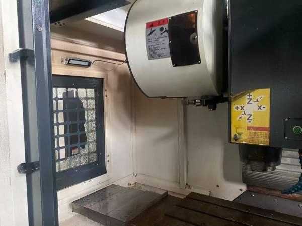 精品昆山友涛850加工中心，10000转主轴，24把刀机械手.