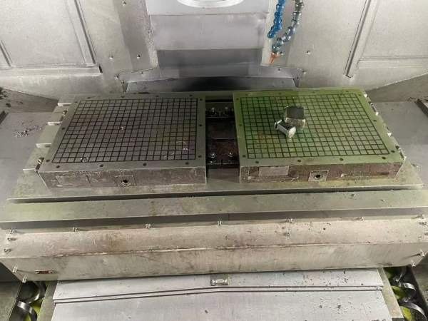广东工厂买下台湾崴立1165加工中心（BT50齿轮头）带刀.