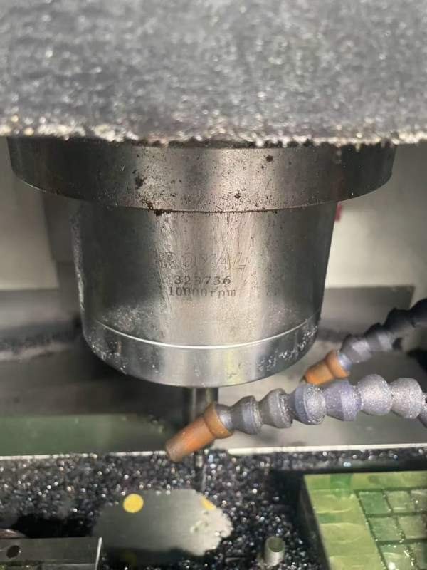 广东买下台湾威立1475、BT40主轴、带刀库发那克款系统.