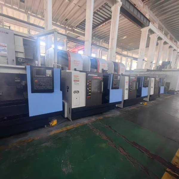 同款四台韩国斗山Doosan Lynx 220M车铣复合单主轴、带.