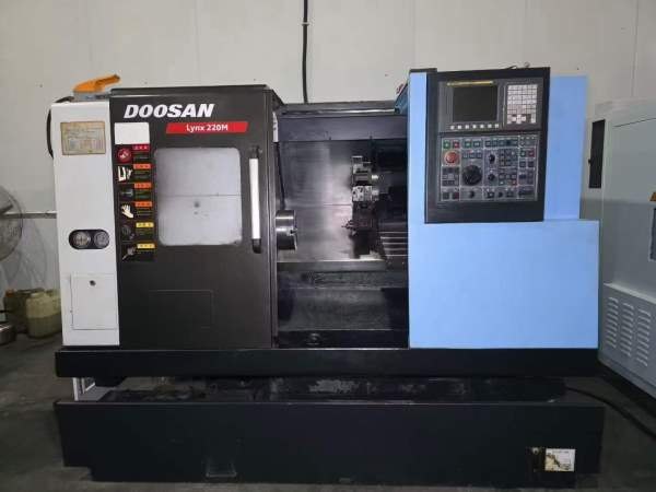同款四台韩国斗山Doosan Lynx 220M车铣复合单主轴、带.
