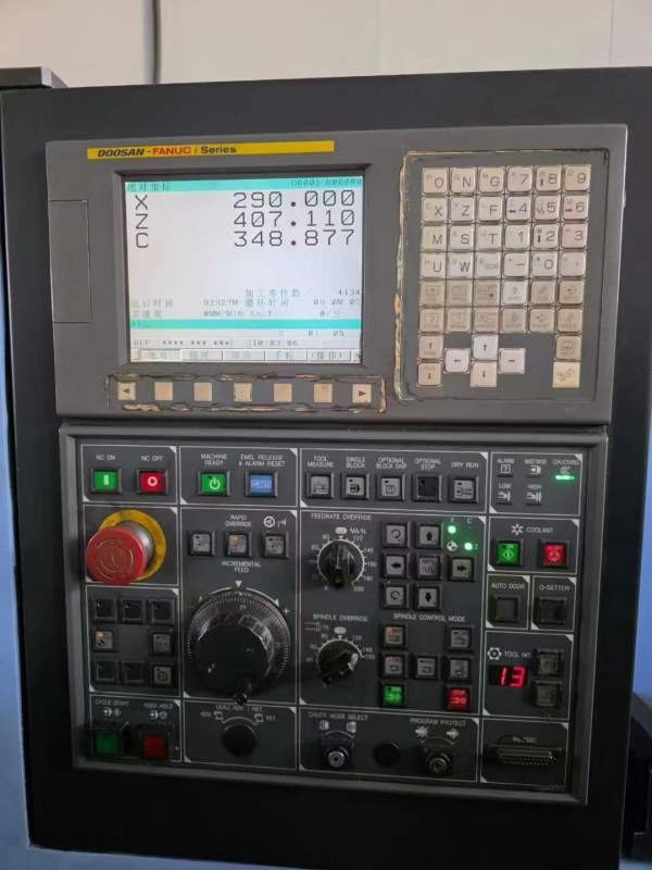 同款四台韩国斗山Doosan Lynx 220M车铣复合单主轴、带.