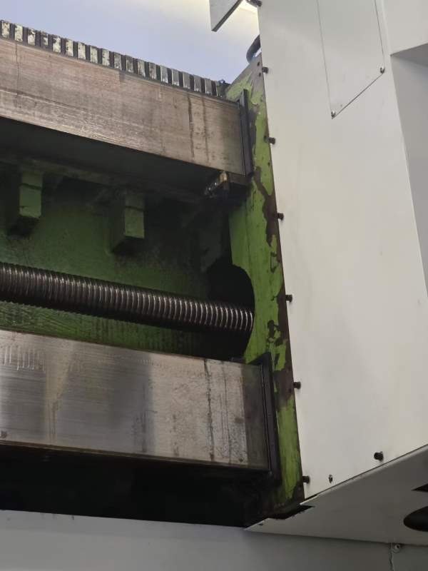 同款两台油机800数控立车，回转直径1200，方滑枕，带.