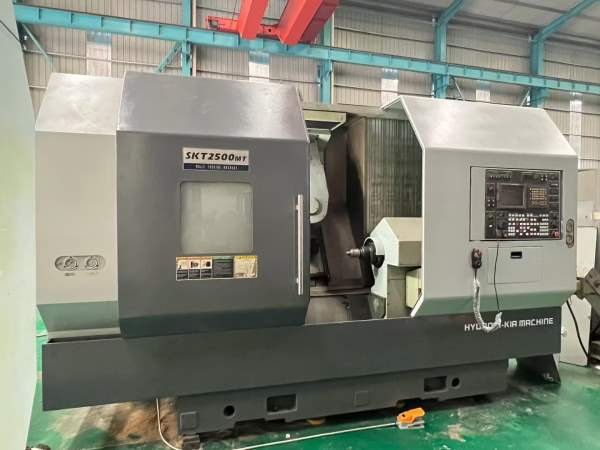 韩国威亚SKT2500MTS车铣复合床身上回转直径：约780mm.