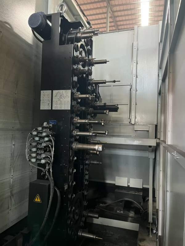 准新海天H100卧式镗铣加工中心，镗杆直径130，BT50齿.