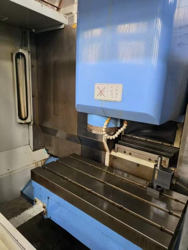 马扎克160A同款两台  40主轴  10000转32把刀库  工作.