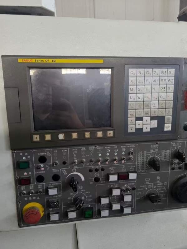 台湾原装程泰GLS200，GLS260，一台8寸，一台10寸卡盘.