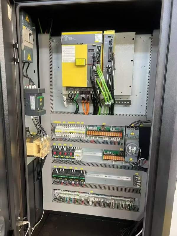 南通国胜2716数控龙门，工作台1400/2700mm，门宽1700m.