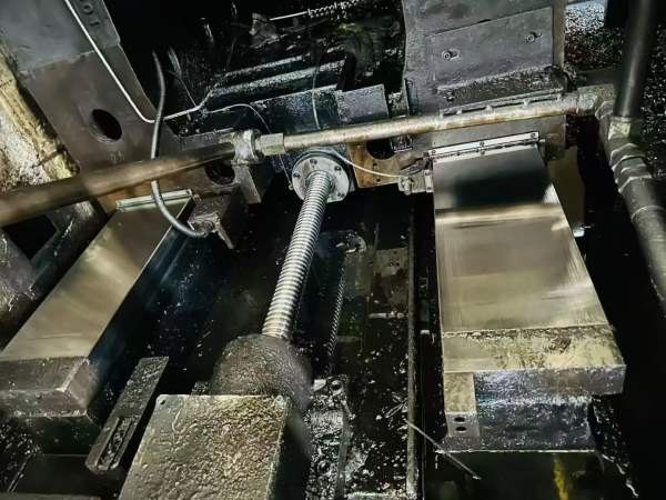 海天卧式镗铣100H海天1米卧加一台，型号:HTM-100H/d .