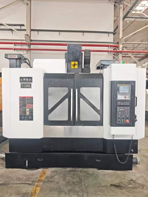 新到一台2018年台群T-1260L加工中心，发那科系统，两.