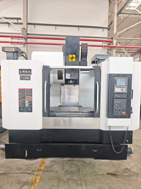 新到一台2018年台群T-1260L加工中心，发那科系统，两.