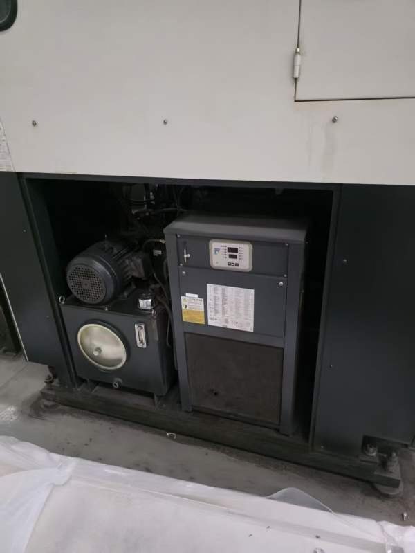 台湾高明精机KMC-3000SV龙门加工中心，三轴全硬轨，BT.