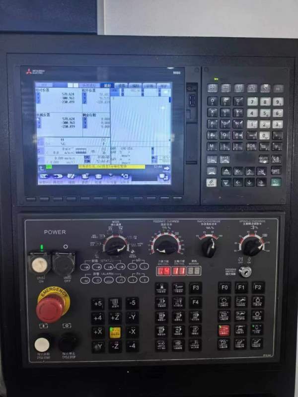 江苏台功1170立式加工中心三菱M80系统.三轴滚柱导轨BT.