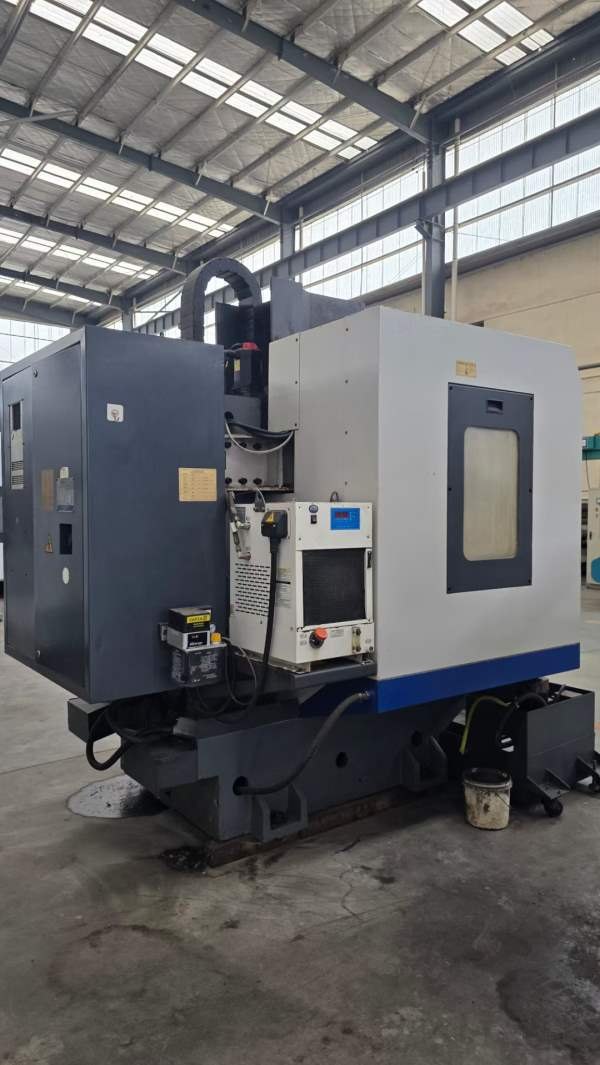 纽威VM702S立式加工中心，BT40主轴12000转，三轴行程0