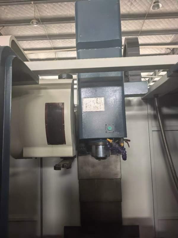 刚到一台威诺克850重型机，三轴线规45宽，Y轴采用两硬.