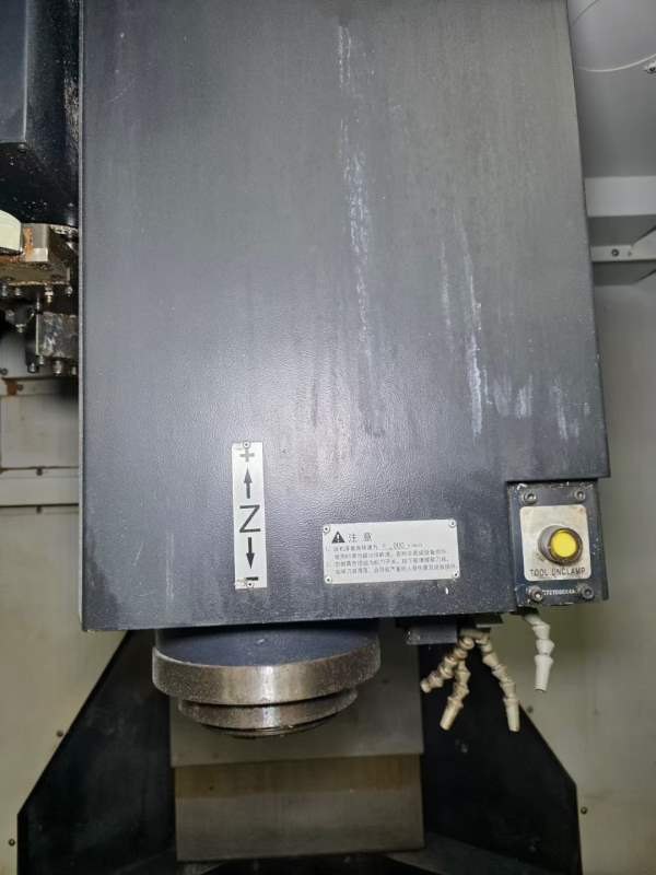 斗山DNM655/50加工中心，三轴线轨，配BT50主轴8000转.