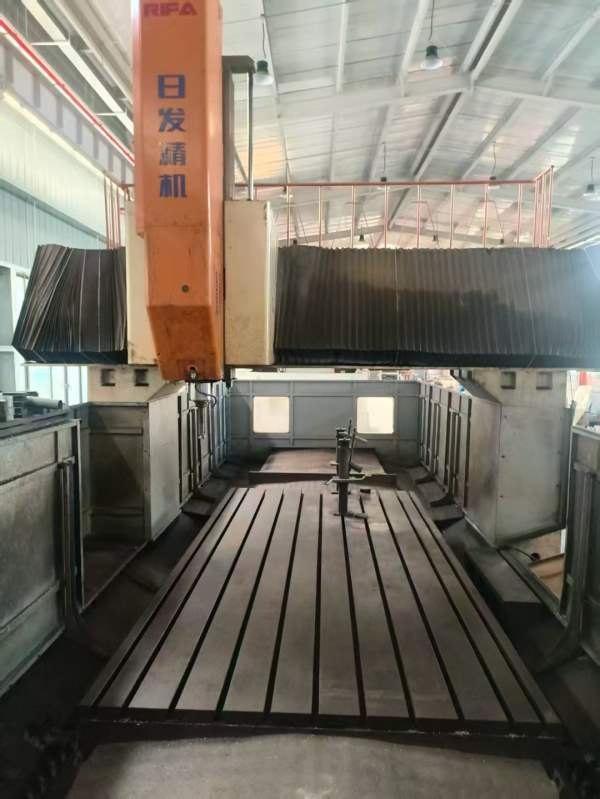 刚买一台日发4030数控龙门发那科MF系统a法驱动两线一.