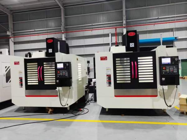 新到两台2025年7月乔峰V8B（855）加工中心，三菱M80系.