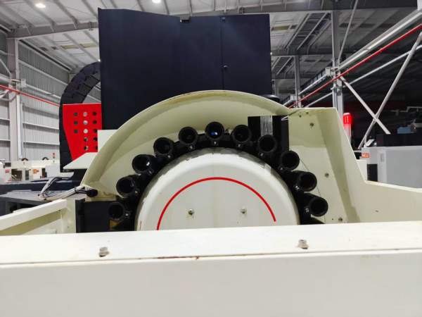 新到两台2025年7月乔峰V8B（855）加工中心，三菱M80系.