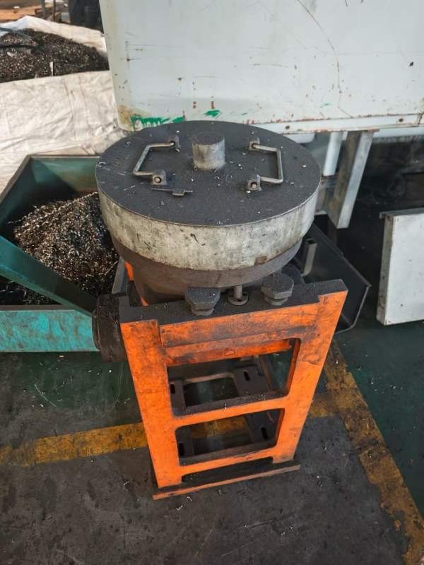 海天精工一代经典HTM2528llG两线一硬导轨工作台门宽28.