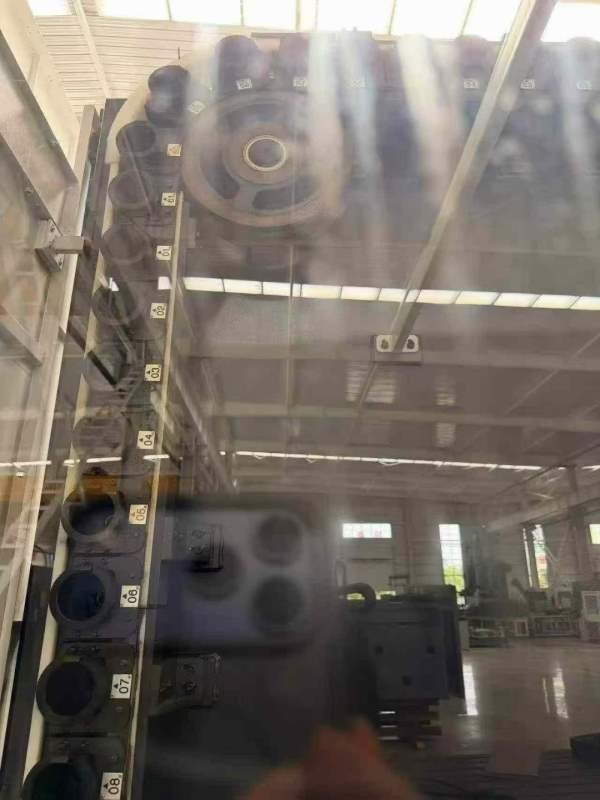 韩斗山NHP-8005卧式加工中心，工作台:mm千分度转台行.