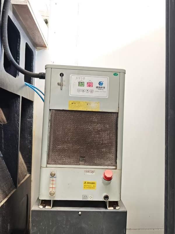 新到一台浙江润地1380加工中心，三菱M80系统，BT40主.
