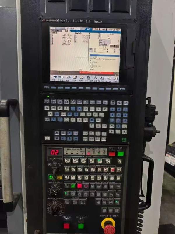 韩国优精特UM-V500加工中心三菱M70A包系统BT40主轴800.