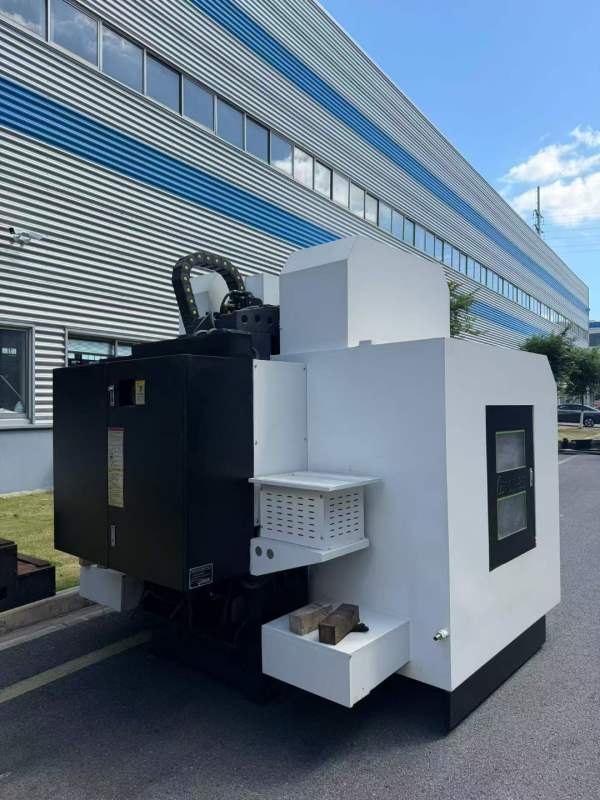台湾格勒玛GRM-1150T钻工中心：三菱M80系统、30把圆盘.
