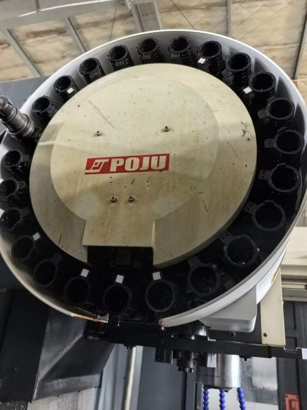 云南中台850L加工中心两线一硬轨道，台正床身行程800-.
