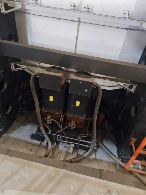 纽威2.5米数控立车，带刀库