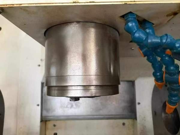 威亚F500加工中心带中心出水接口电机驱动！三轴线轨！.