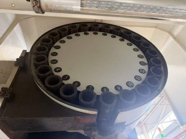 到货！浙江华特1580加工中心，工作台尺寸：mmXYZ行程.
