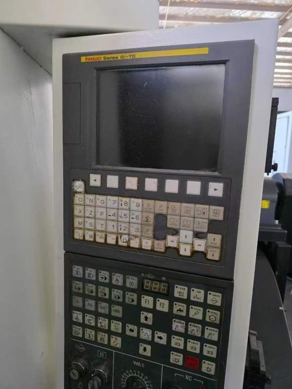 沈阳HTC40150数控车床，配12寸卡盘，车削范围，带中心.